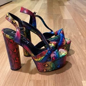 Platform Multicolored Snake Skin Pumps